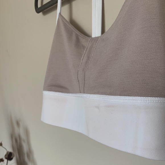 🤍 SOLD! Lululemon WHITE Flow Y Bra Nulu 🤍 - Picture 5 of 9